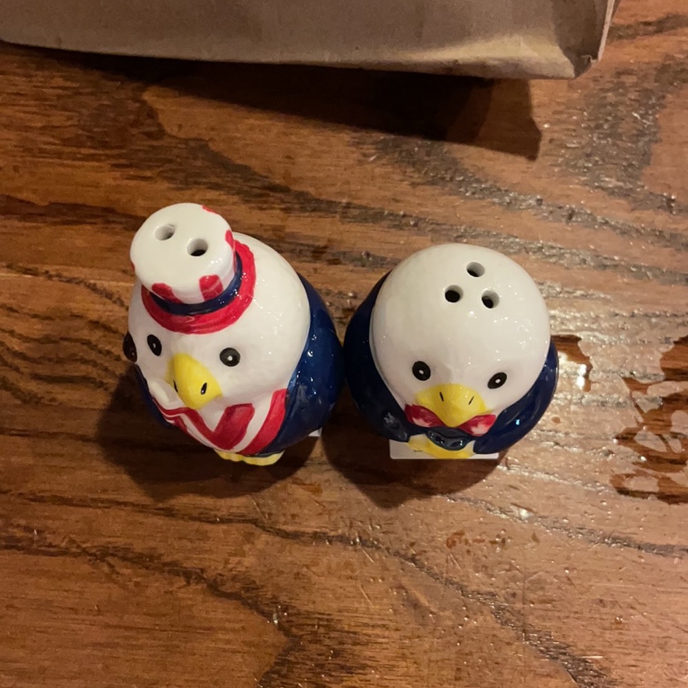 Patriotic mini salt & pepper shaker Eagle set - Picture 5 of 6